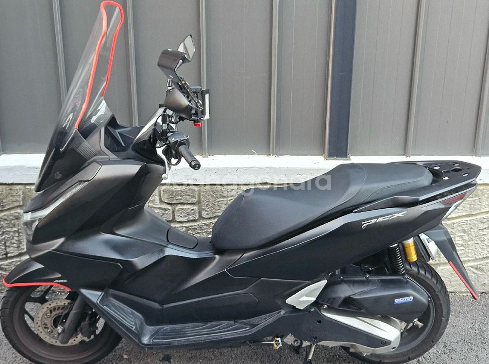 25년식 혼다 PCX125 스쿠터--1