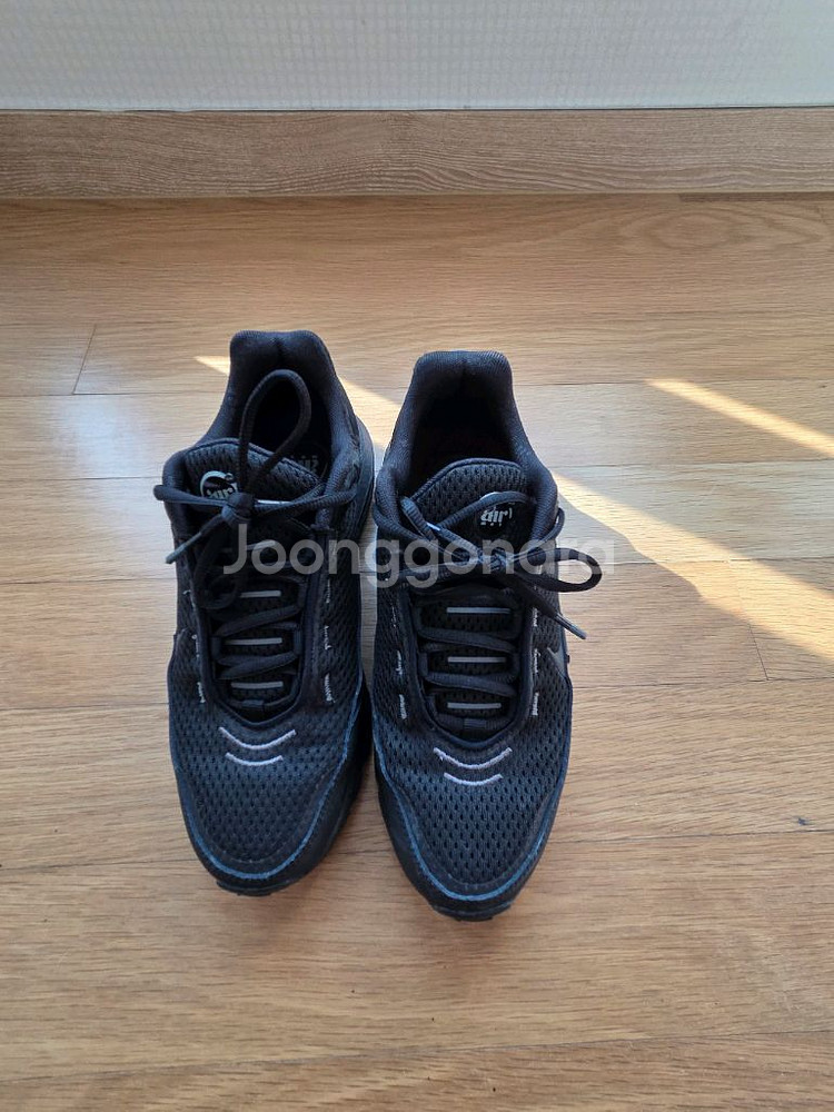 나이키 에어맥스 운동화 245사이즈.올블랙.--0