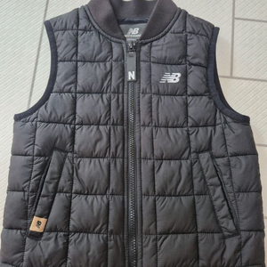 뉴발란스키즈 경량 패딩조끼 110