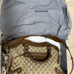 구찌X발렌시아가 해커 프로젝트 모터백