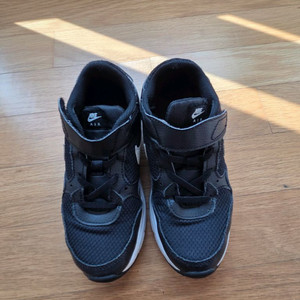 나이키 키즈 에어맥스 운동화 220사이즈.