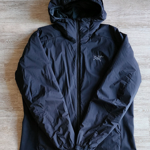 아크테릭스 아톰 후디 블랙팝니다