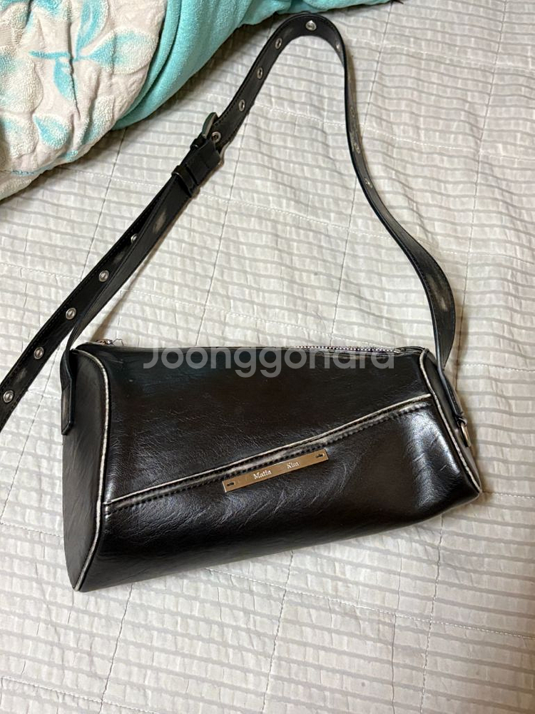 마뗑킴 더티워싱 레더 숄더백 가방--0