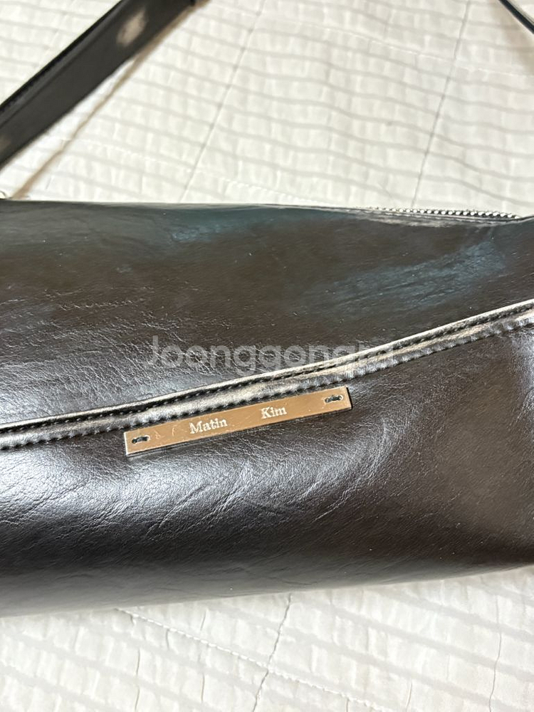 마뗑킴 더티워싱 레더 숄더백 가방--1