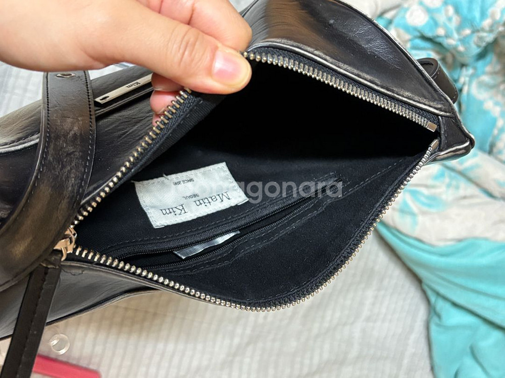 마뗑킴 더티워싱 레더 숄더백 가방--3