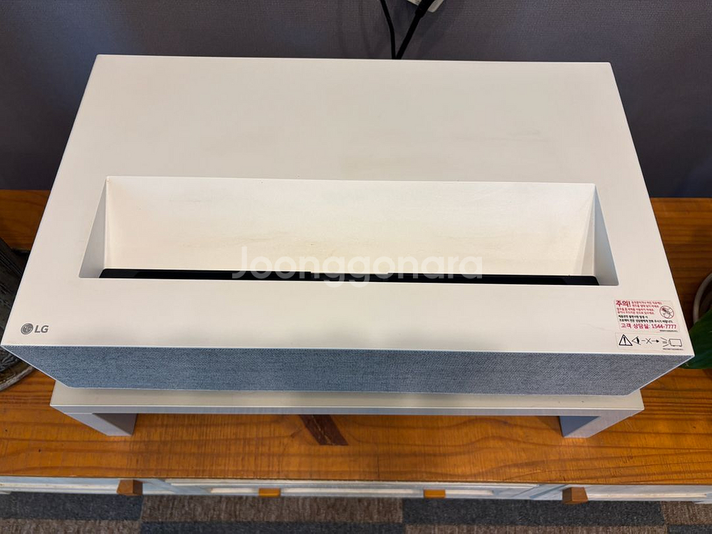 LG 시네빔 4K HU715QW--2