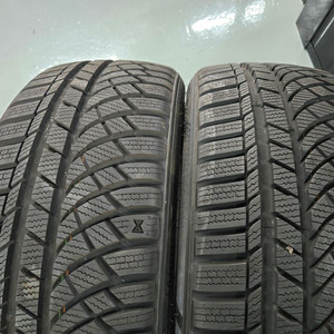 중고타이어 215 45 18 판매합니다. 금호 윈터타이어 wp72
