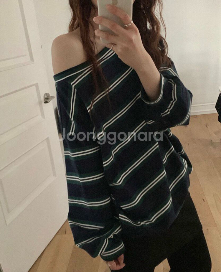 (새상품) 데이도어 단가라 보트넥 티--5