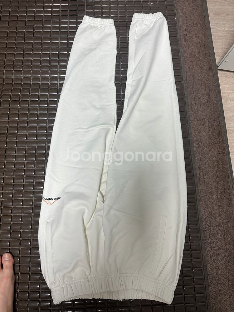 뉴발란스 래귤러 핏 조거 팬츠--0