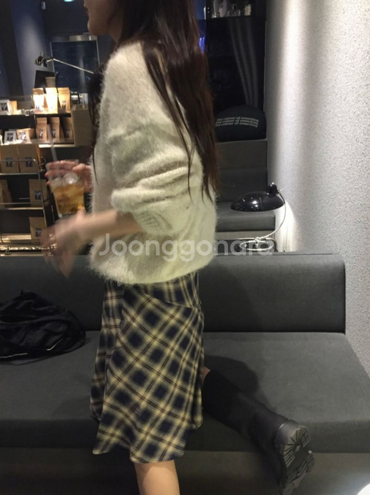 (새상품)하우유 마요 루즈 니트--4