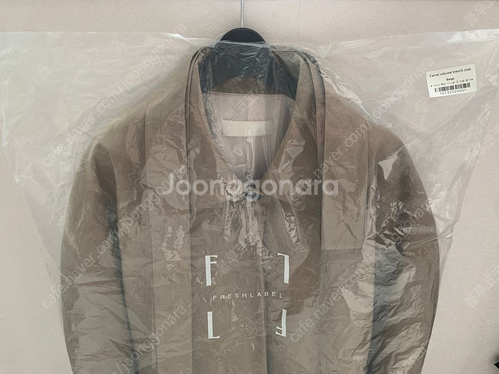 프레쉬라벨 25FW신상 Carrol volume trench coat 베이지--2