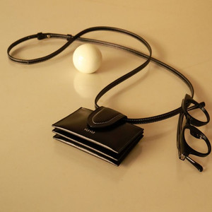 부이부이 VUIVUI 닐 월렛 블랙