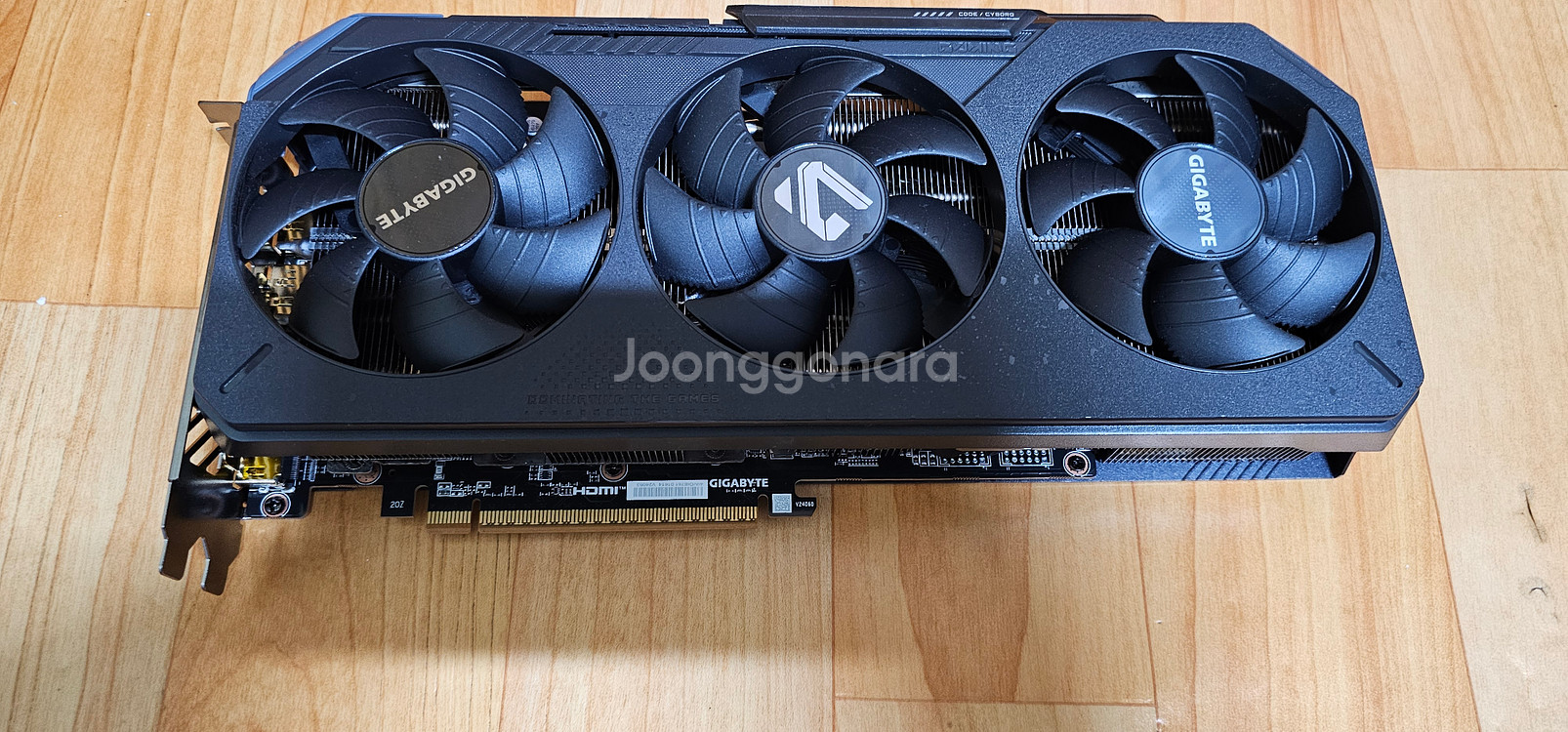 기가바이트 라데온 RX9070 그래픽카드 판매합니다--0