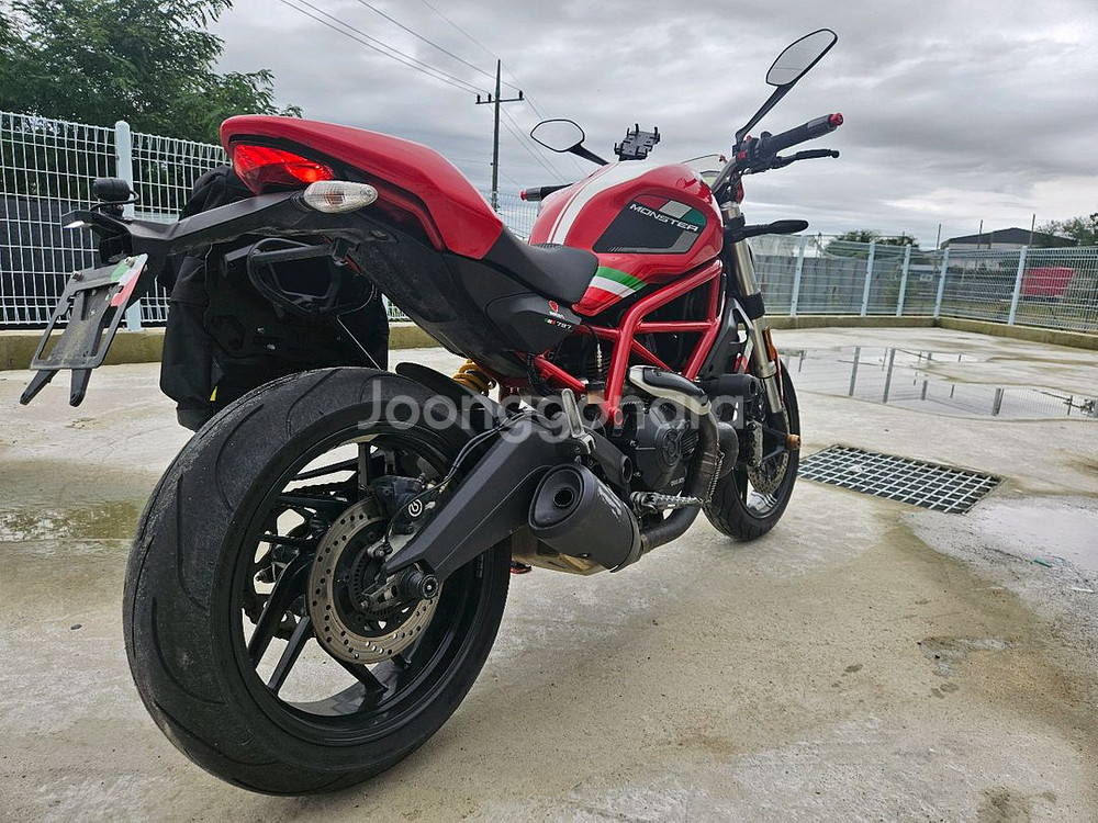 듀카티몬스터797/18년식/4만키로/390만원--5