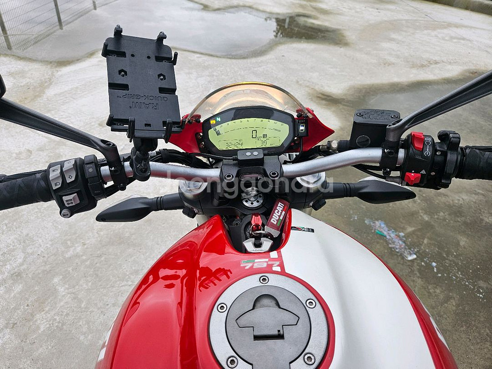 듀카티몬스터797/18년식/4만키로/390만원--6