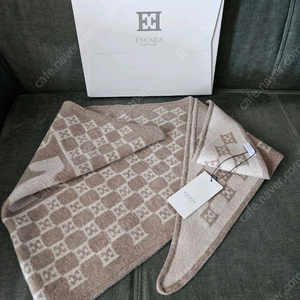 [새상품/선물상자포함] 에스까다(ESCADA) 울 캐시미어 자카드 숄 머플러 (모카베이지) 이미지