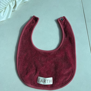 얼쓰빕 크리스마스 에디션 레드 와인 아기 턱받이