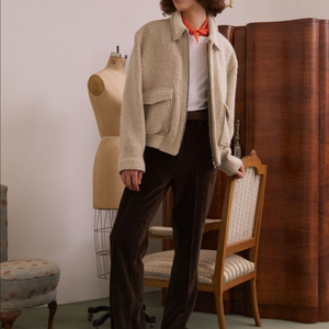 [S]STU 22FW 플레어 코듀로이 팬츠 브라운 룩북 모델용 샘플추정