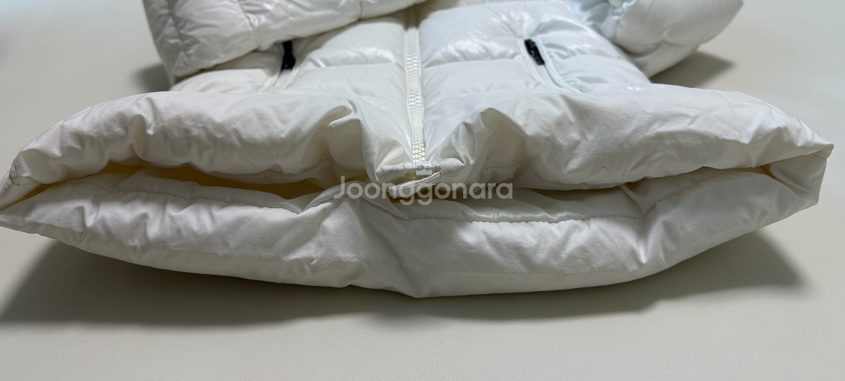 몽클레어 기니 화이트 패딩점퍼(리얼퍼) 4a--6