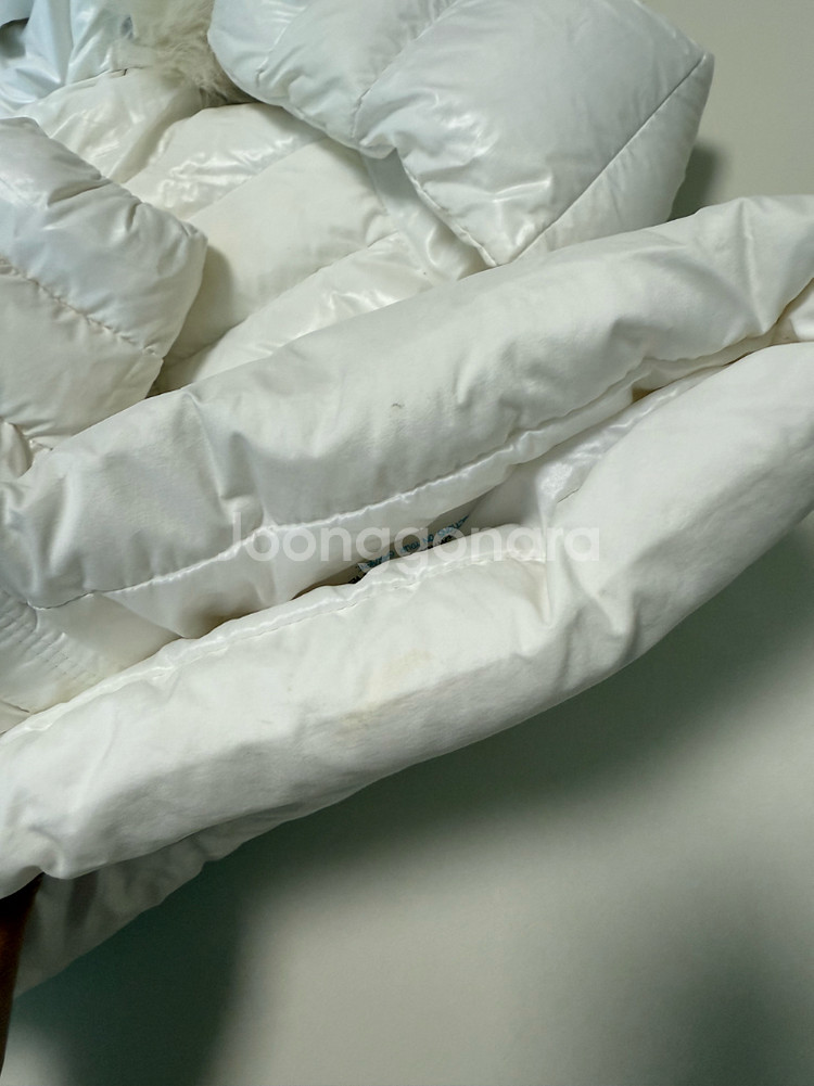 몽클레어 기니 화이트 패딩점퍼(리얼퍼) 4a--7