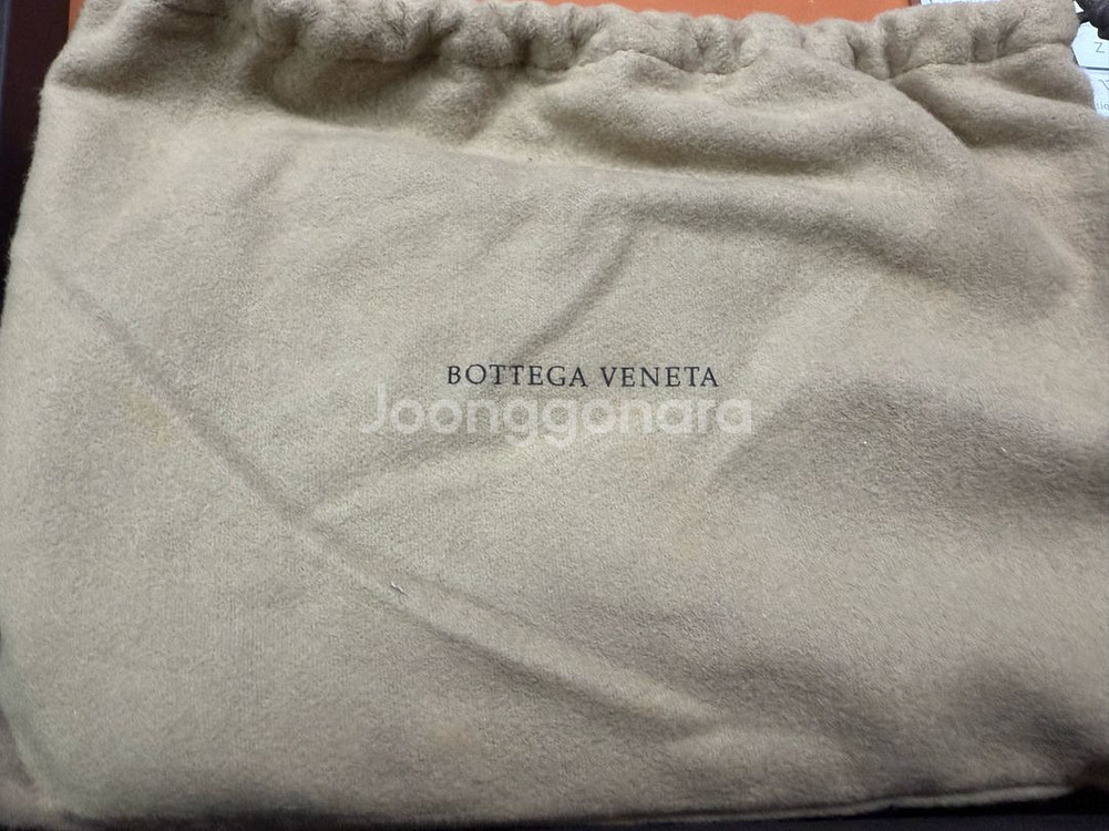 보테가베네타 인트레치아토 클러치백--2