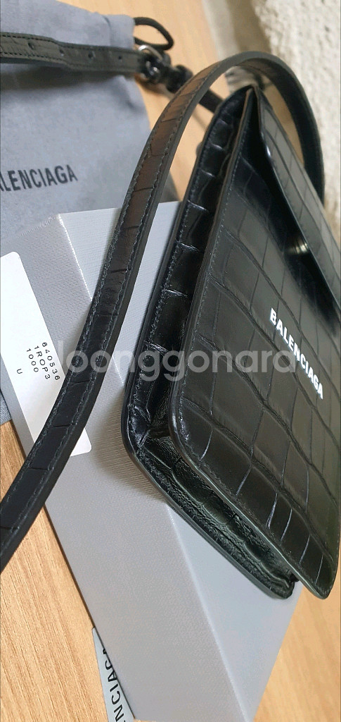 발렌시아가 폰홀더백/크로스백 정품S급(감정O)구찌프라다루이비통디올고야드샤넬셀린느보테가생로랑--5