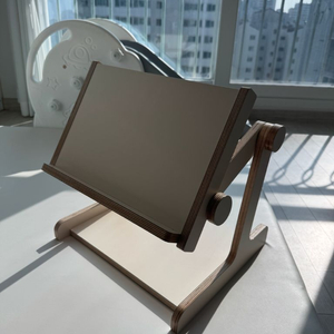 꼬메모이 독서대 피치베이지+화이트보드 (새상품)