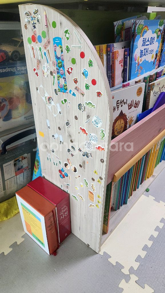 유아용 전면책장--2