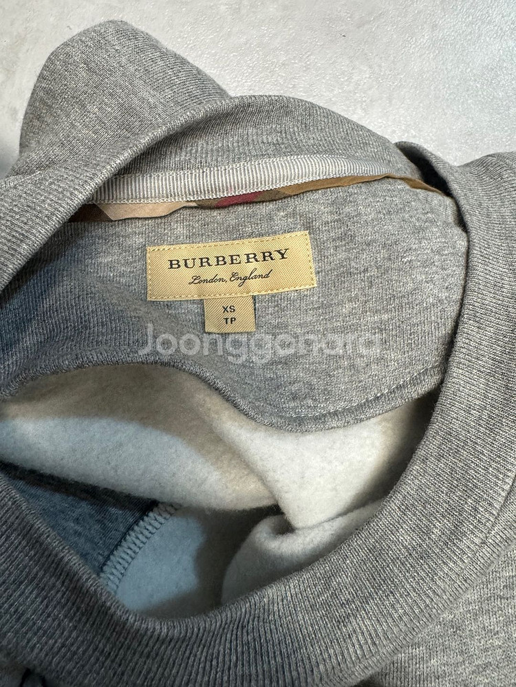 85 버버리 러플 슬리브 -2203--2