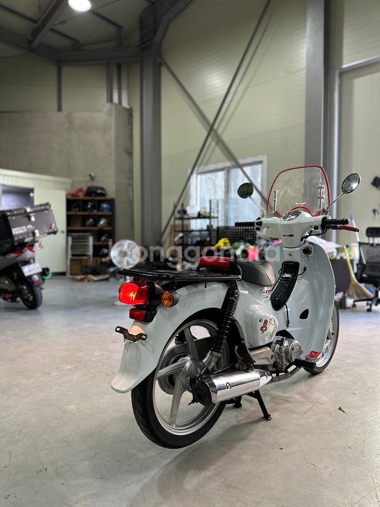 23년식 슈퍼커브110 16@@@km 깔끔한 차량 판매합니다.--6