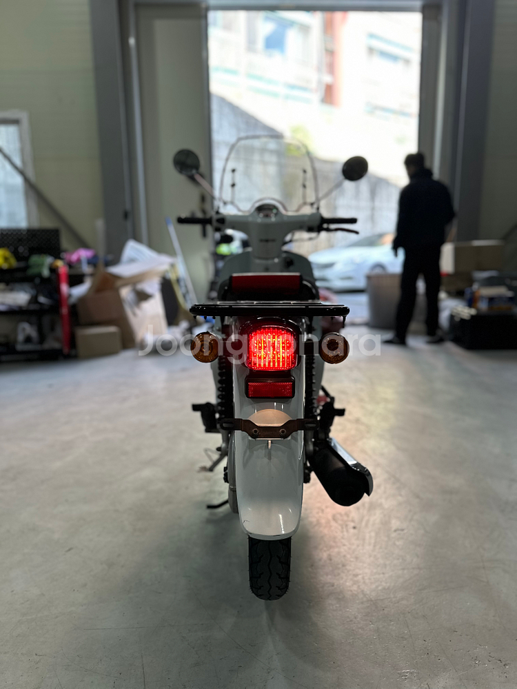 23년식 슈퍼커브110 16@@@km 깔끔한 차량 판매합니다.--7