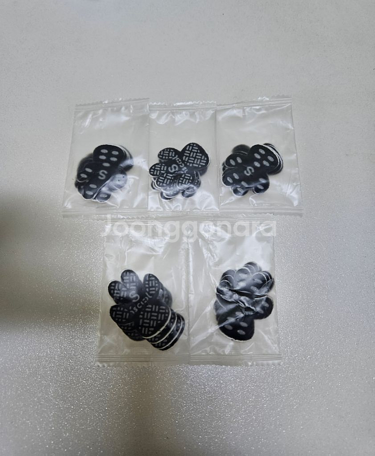 강아지 미끄럼 방지 발바닥 스티커 산책용품--0