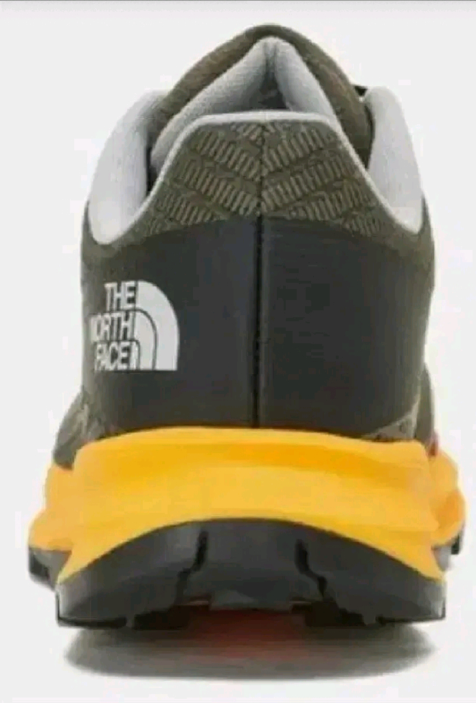 노스페이스 맨즈 벡티브 트레일 러닝화 각 255mm, 265mm 카키컬러 새제품--1