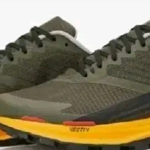 노스페이스 맨즈 벡티브 트레일 러닝화 각 255mm, 265mm 카키컬러 새제품