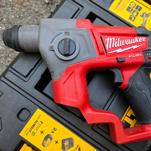 밀워키 M12 CH 로터리 해머드릴 배터리 포함