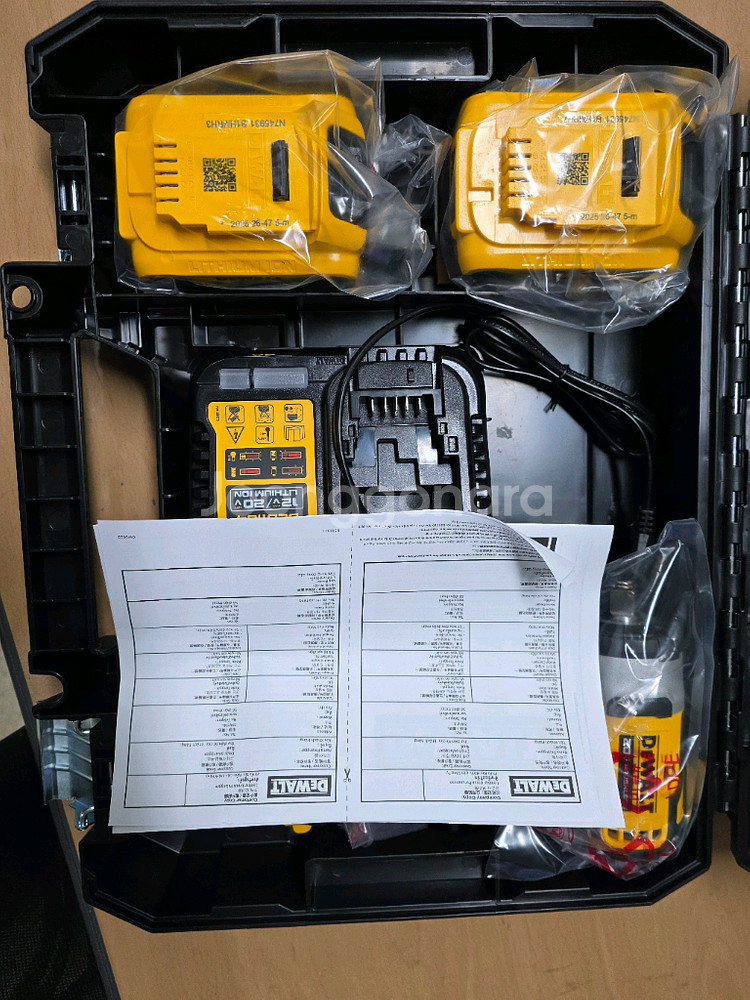 디월트 DCF911P2T 임팩렌치 새제품--1