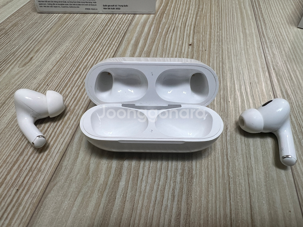 에어팟 프로 2세대 8핀 (풀박)+ 케이스(국립박물관)--1