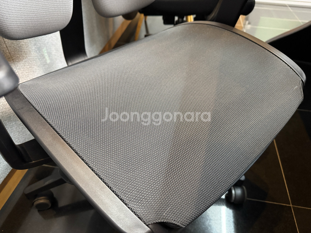 [거의 새것] 듀오백 - 메쉬 사무용의자 컴퓨터의자 책상의자 D2500G-DAM <배달해드려요!!>--1