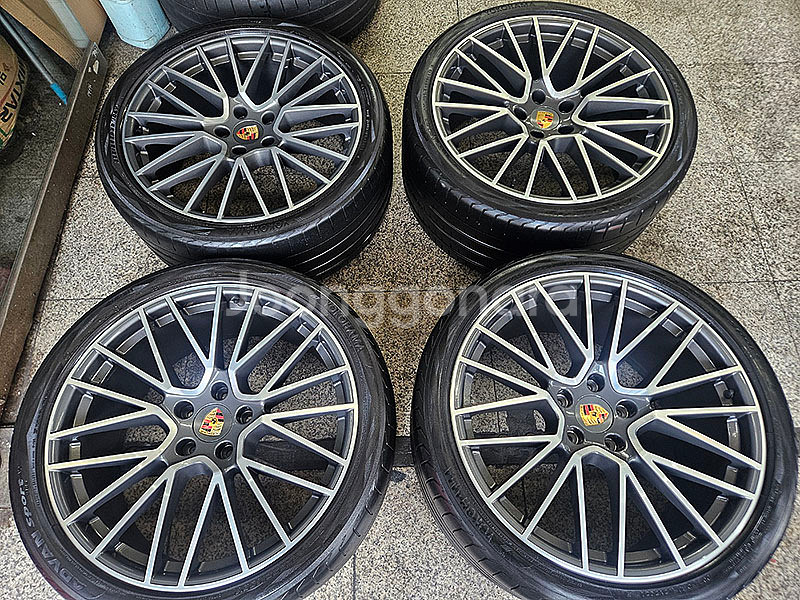 [판매] 포르쉐 9Y0 카이엔쿠페터보 정품 22인치 휠 타이어 셋트--0