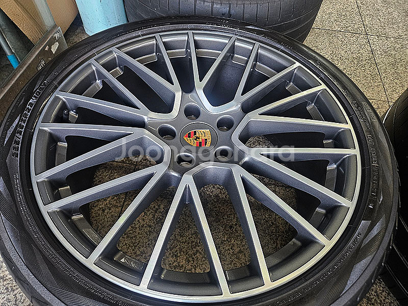 [판매] 포르쉐 9Y0 카이엔쿠페터보 정품 22인치 휠 타이어 셋트--5