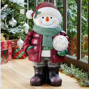 크리스마스 LED 볼을 든 눈사람