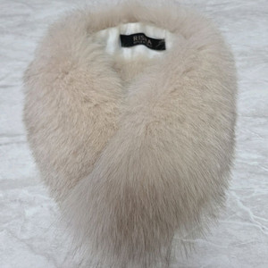 사가폭스퍼 자석 머플러 크림베이지 팝니다.