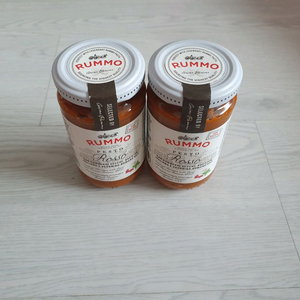 룸모 썬드라이드 페스토 로쏘 계란 토마토 치즈 바질 소스