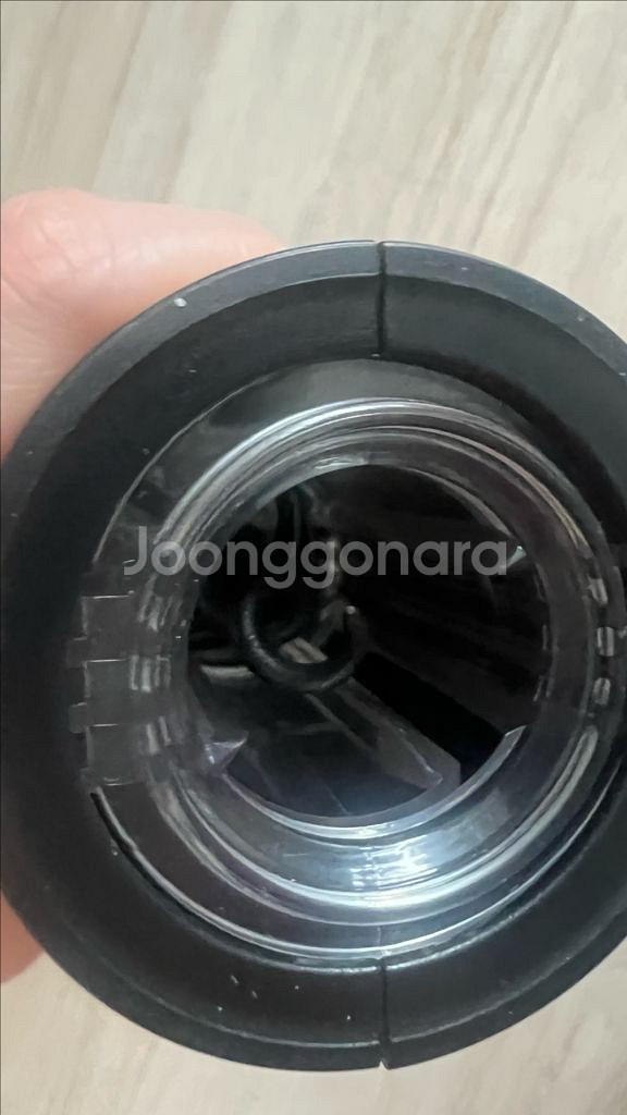 Unitec 전동 와인 오프너 건전지 네개 포함색상은 블랙이고, 작동을 위해 AA 건전지로 작동하며 현재 사용 가능--1