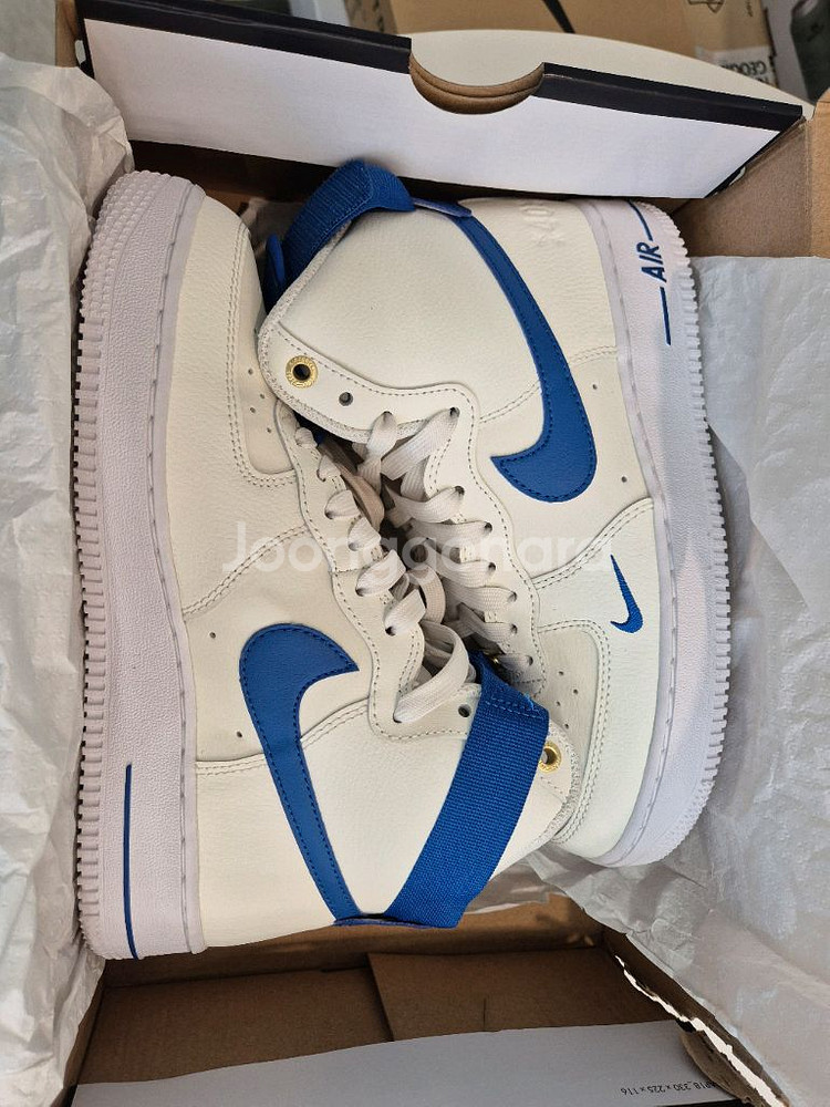 나이키 에어포스 우먼 하이 새상품. 250--3