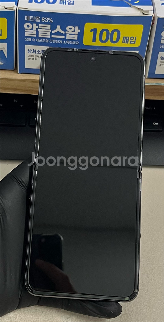 갤럭시Z플립4 256G 그레이 센터판 SSS급!--0
