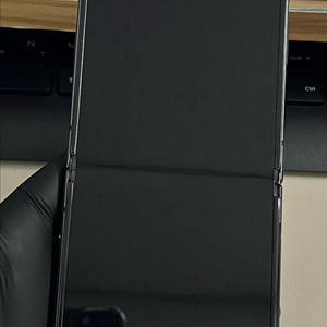 갤럭시Z플립4 256G 그레이 센터판 SSS급!