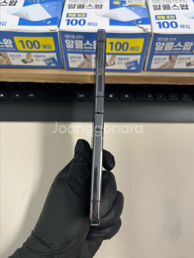 갤럭시Z플립4 256G 그레이 센터판 SSS급!--4
