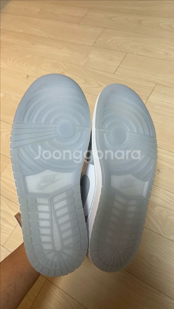 나이키 조던 1 로우 울프그레이 팝니다 240사이즈--3