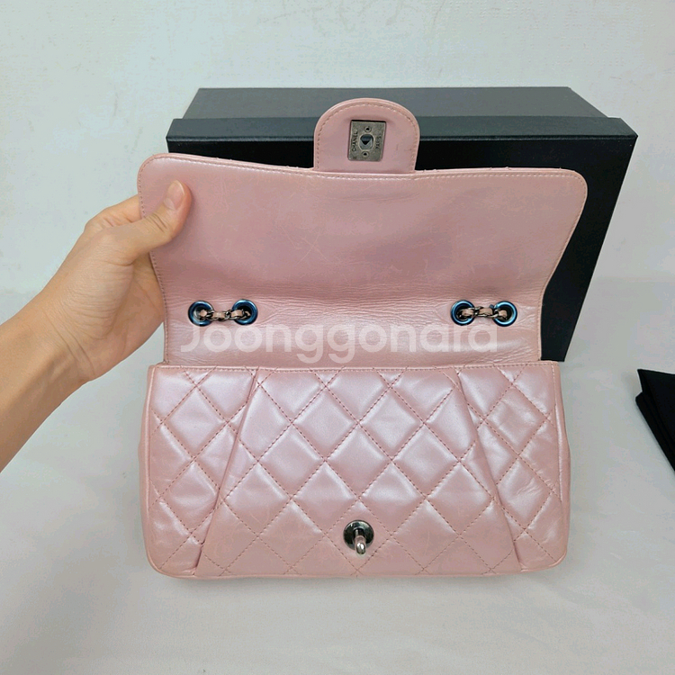 샤넬 미듐 카프스킨 크로스백--9